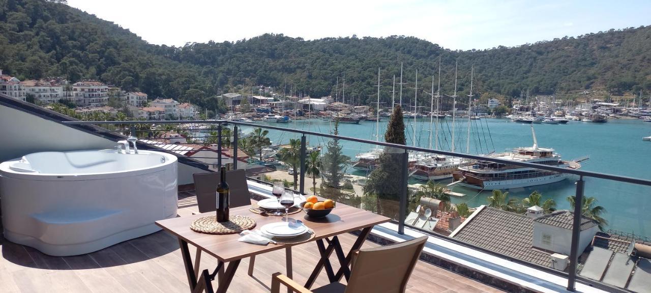 Deluxe Suite with Sea View